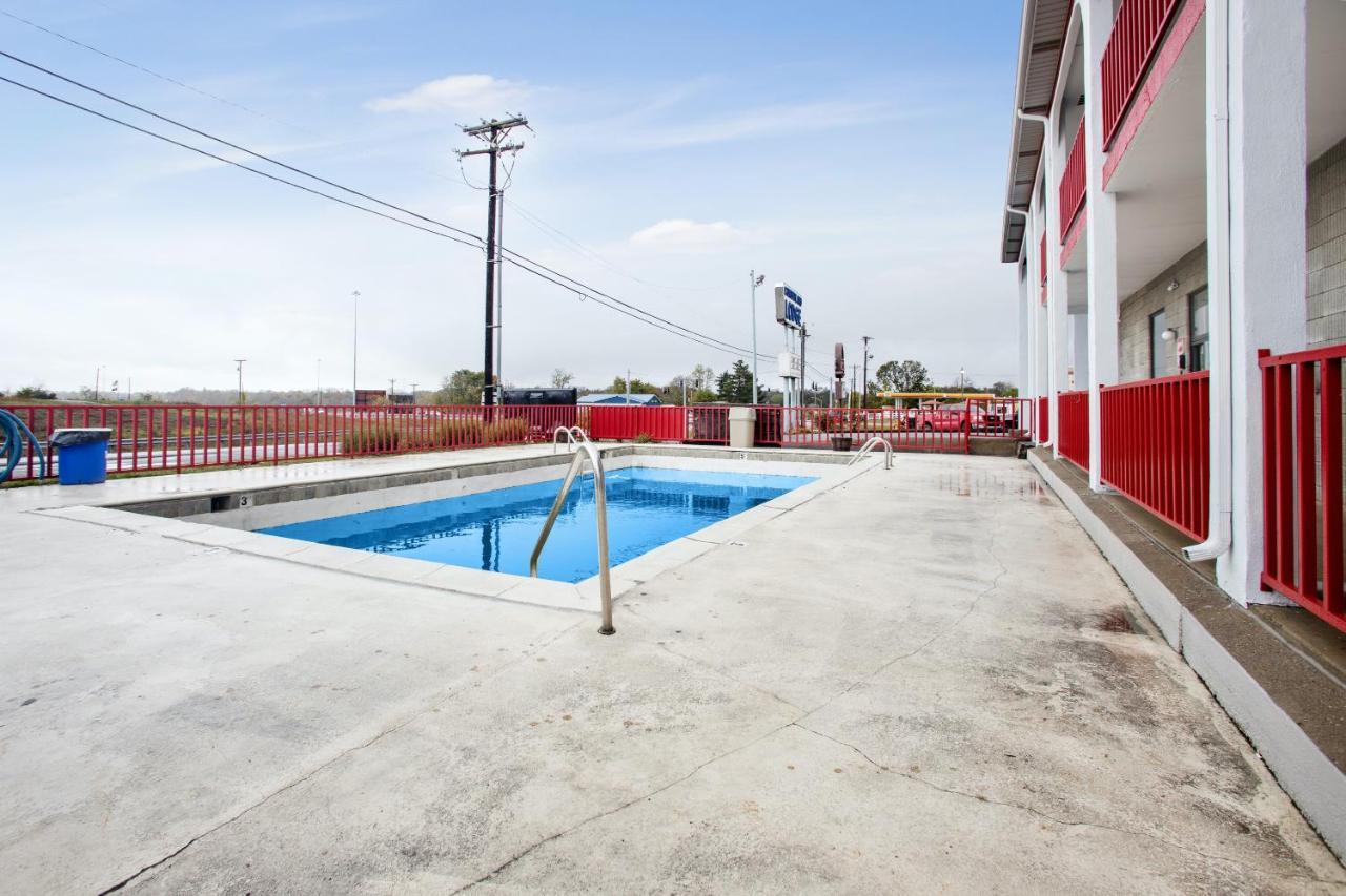 Laker Inn Jamestown Екстериор снимка