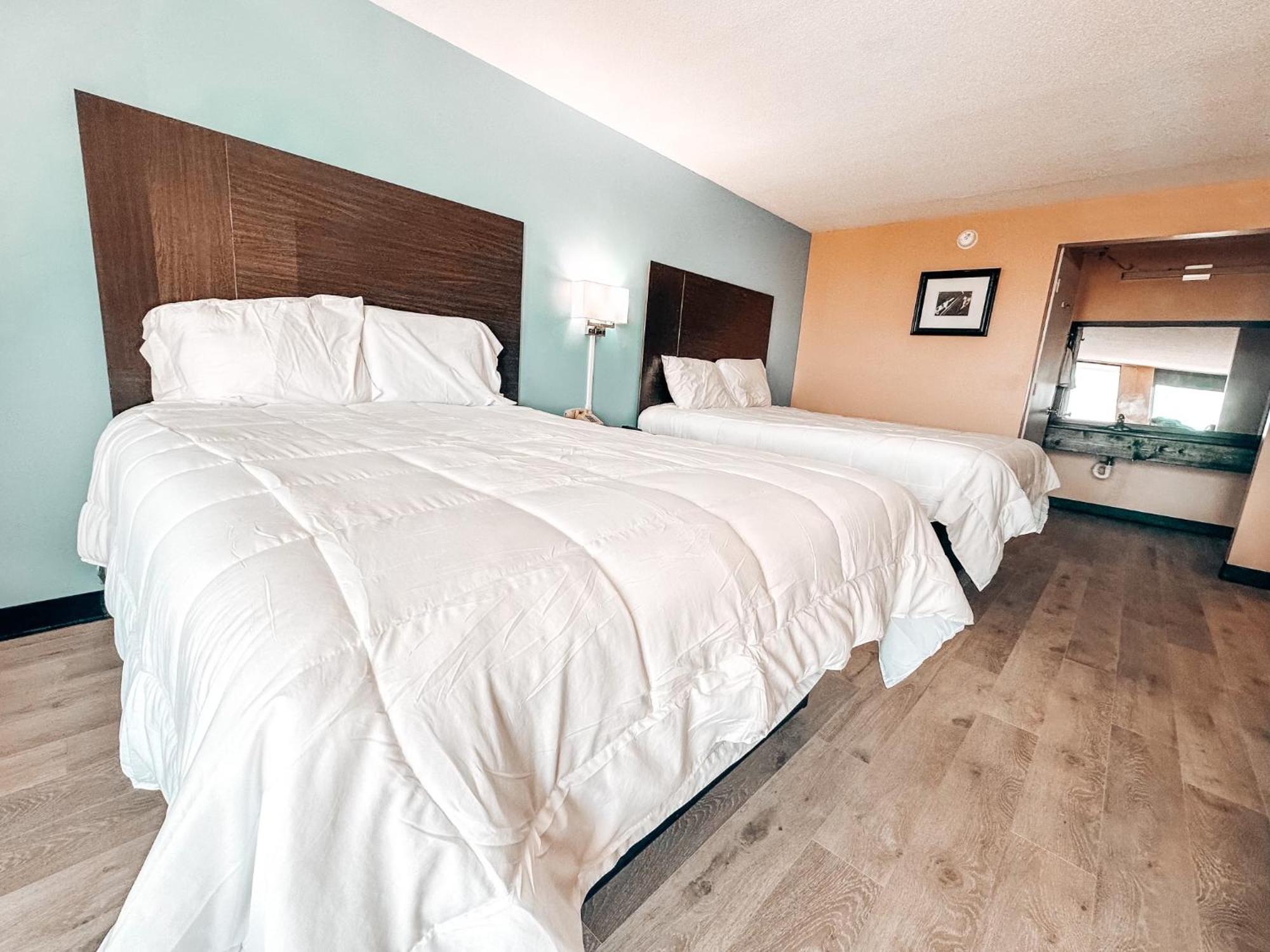 Laker Inn Jamestown Екстериор снимка