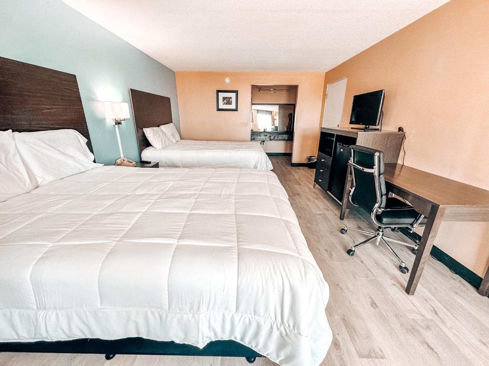 Laker Inn Jamestown Екстериор снимка