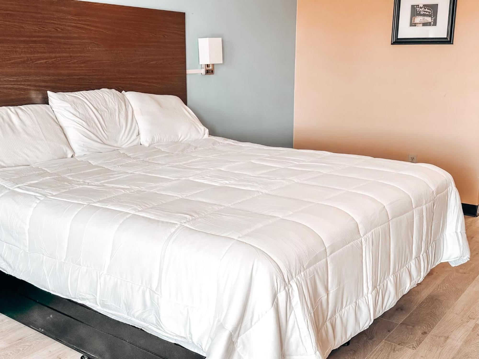 Laker Inn Jamestown Екстериор снимка